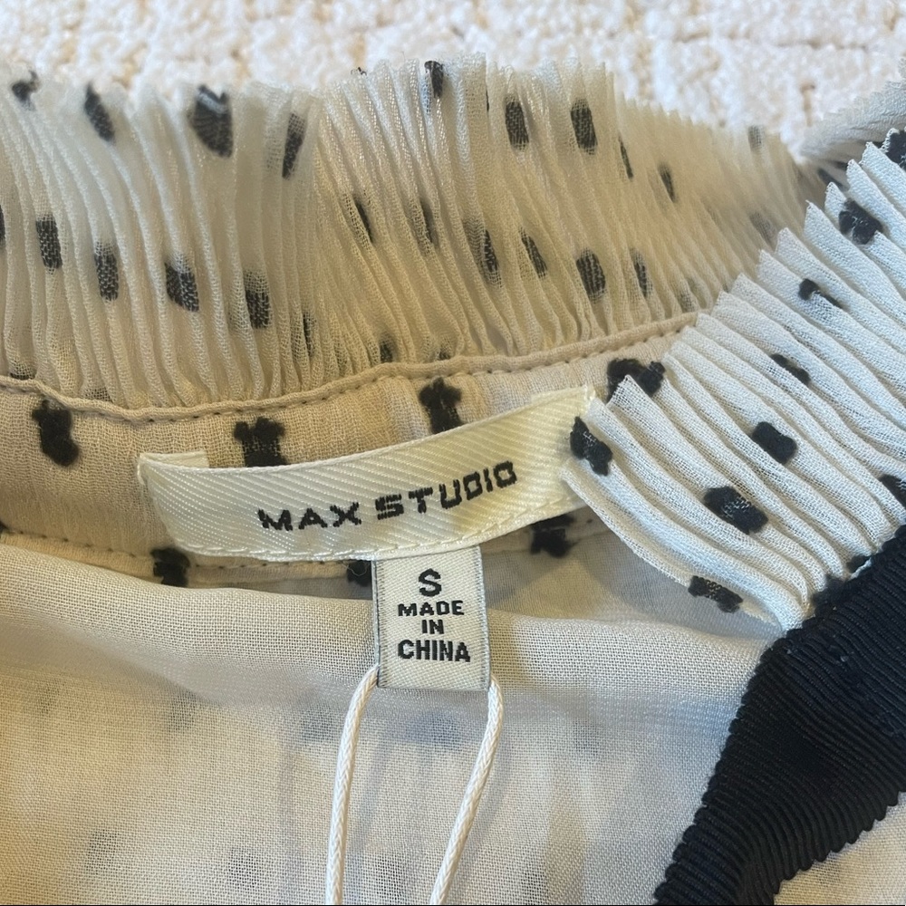 Max Studio Accordion Pleated Long Sleeve Top size Small - Picture 4 of 9